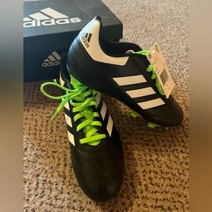 Adidas Boy/Girl NEW IN BOX w/tags soccer baseball cleats youth Sz 5